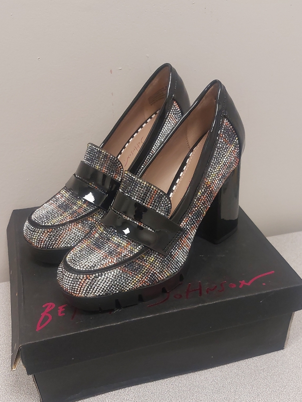 Betsey Johnson Adelyn White Plaid Multi Rhinestone Platform Pumps Sz 8